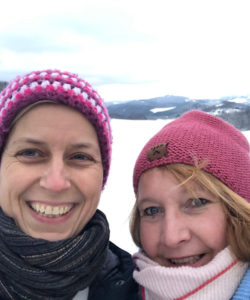 Selfie von Frauke Porbeck und Sabine im Schnee